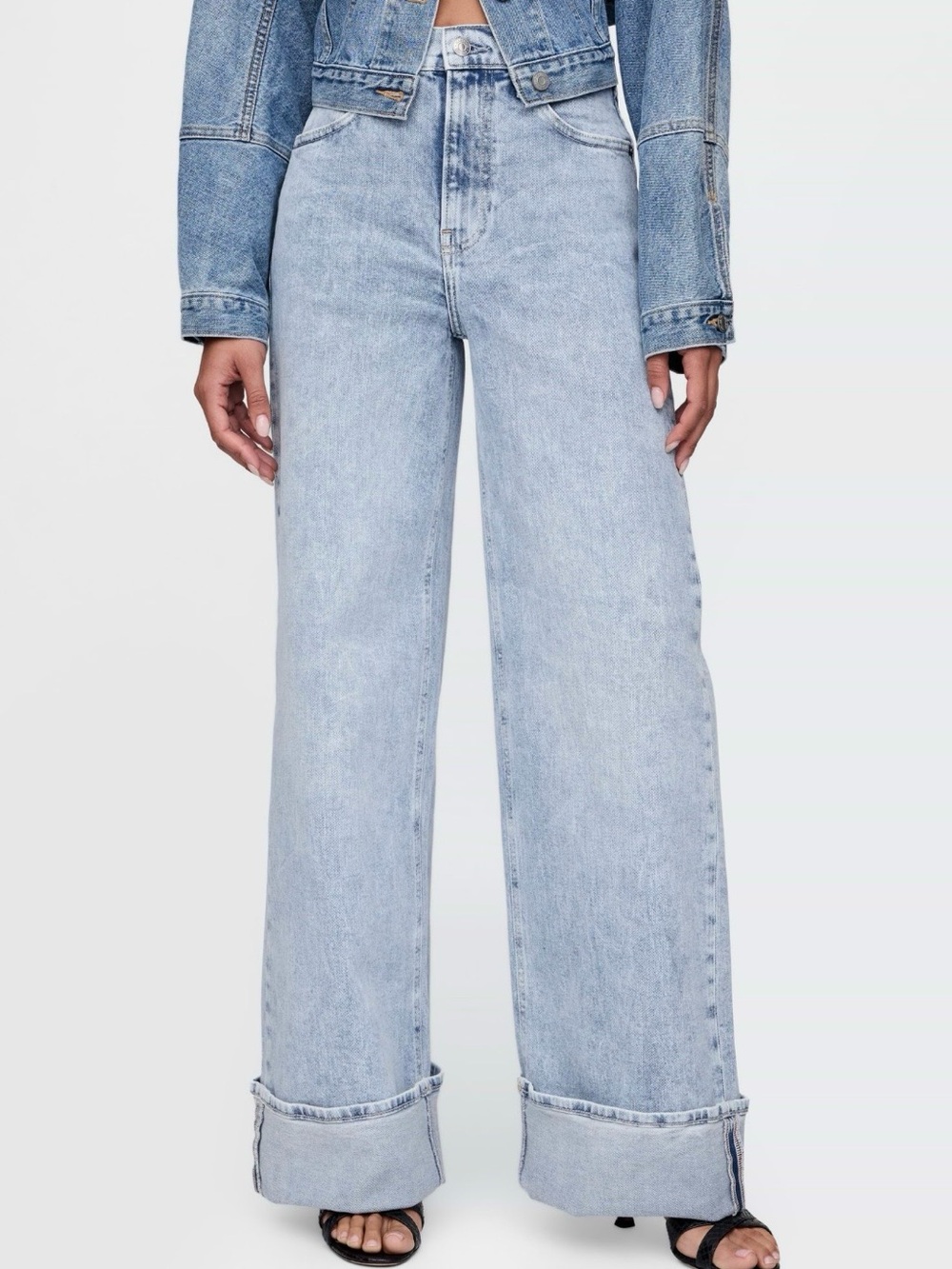 GAP High Rise Stride Cuffed Wide-Leg Jeans in Washed Light Indigo